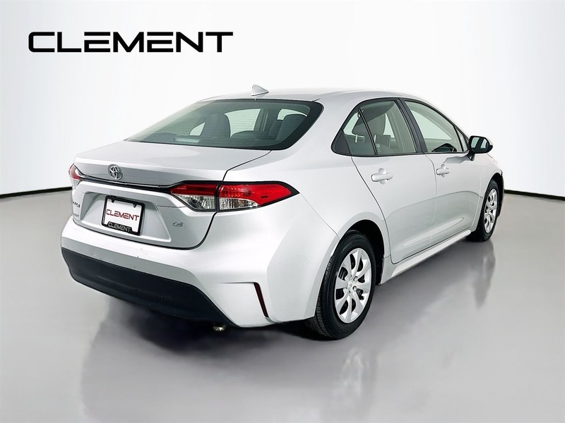 Toyota Corolla Vehicle Full-screen Gallery Image 7