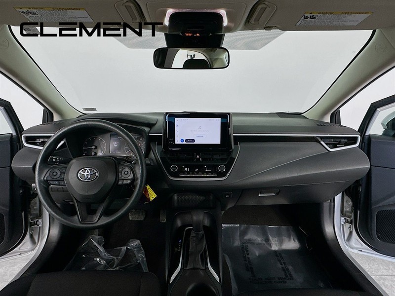 Toyota Corolla Vehicle Full-screen Gallery Image 12