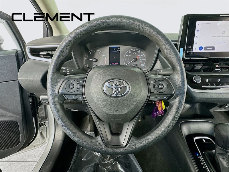 Toyota Corolla Vehicle Full-screen Gallery Image 15