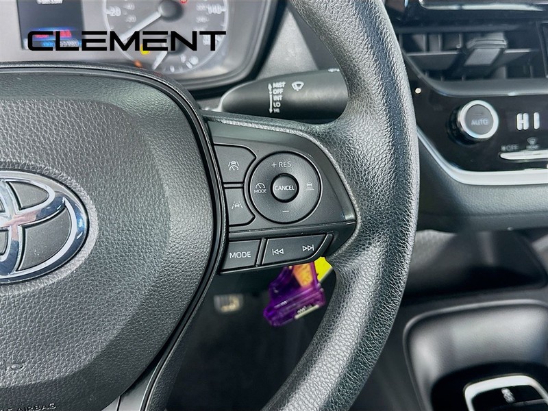 Toyota Corolla Vehicle Full-screen Gallery Image 17