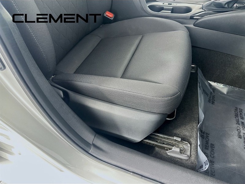 Toyota Corolla Vehicle Full-screen Gallery Image 31