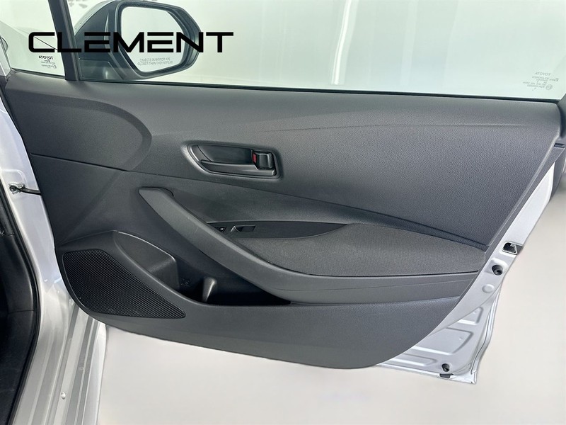 Toyota Corolla Vehicle Full-screen Gallery Image 33