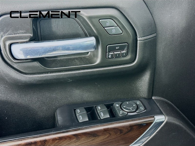 GMC Sierra 1500 Vehicle Full-screen Gallery Image 28