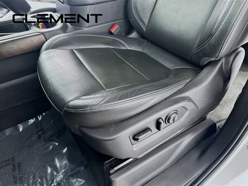 GMC Sierra 1500 Vehicle Full-screen Gallery Image 30