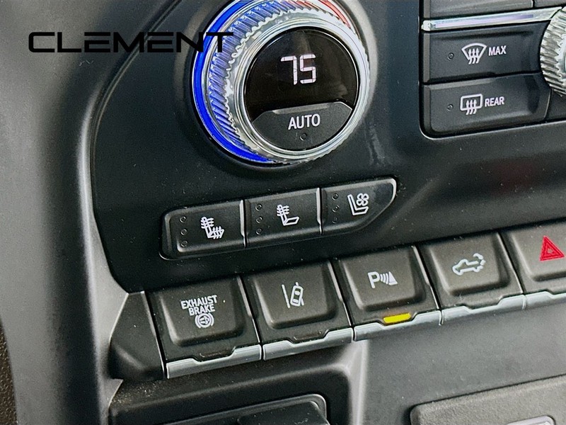 GMC Sierra 2500HD Vehicle Image 23