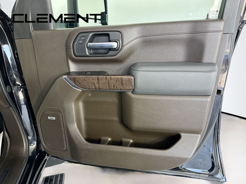 GMC Sierra 2500HD Vehicle Image 37