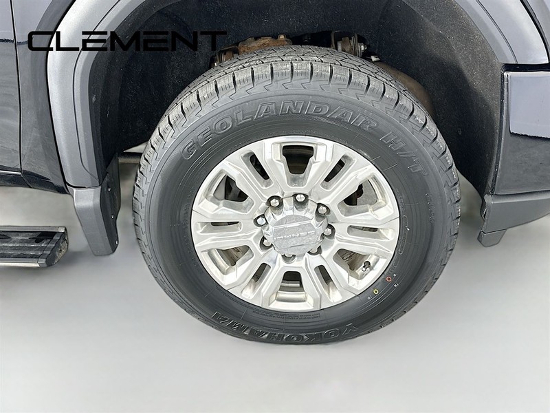 GMC Sierra 2500HD Vehicle Image 38