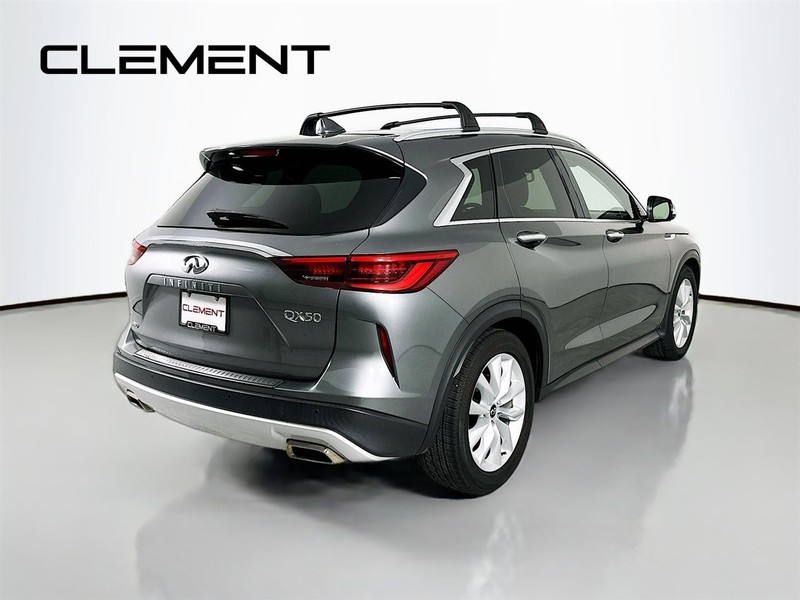 INFINITI QX50 Vehicle Full-screen Gallery Image 7