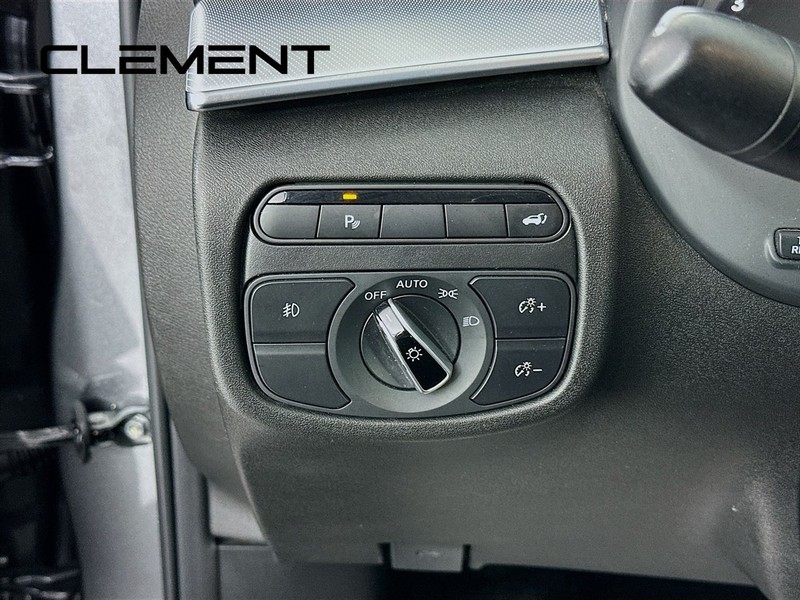 INFINITI QX50 Vehicle Full-screen Gallery Image 14