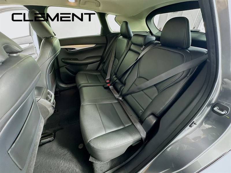 INFINITI QX50 Vehicle Full-screen Gallery Image 32