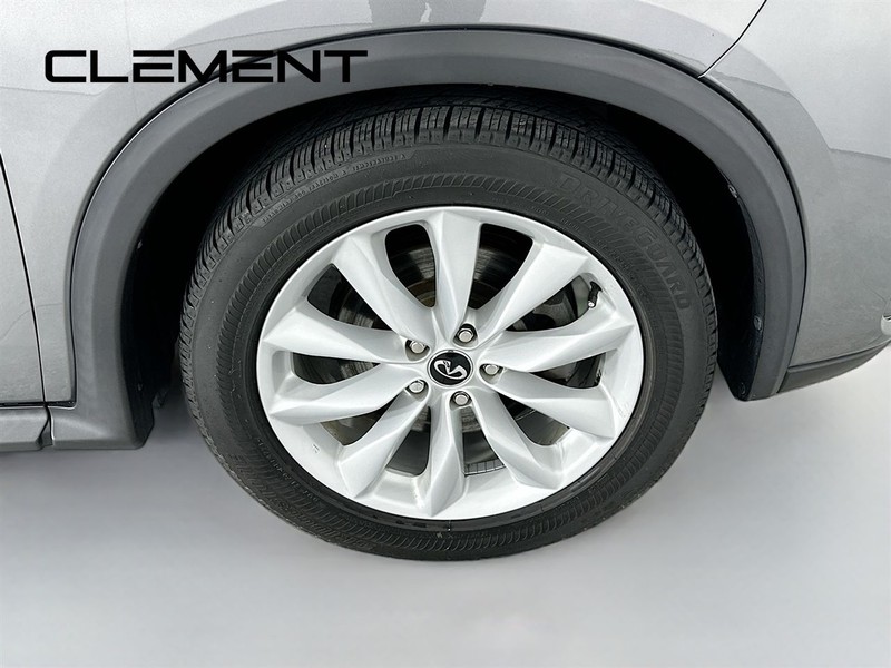 INFINITI QX50 Vehicle Full-screen Gallery Image 37