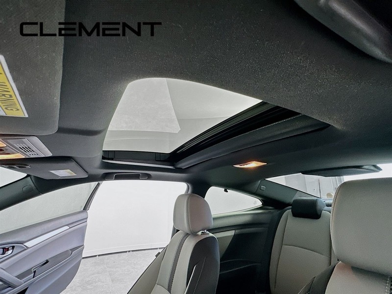 Honda Civic Coupe Vehicle Image 24