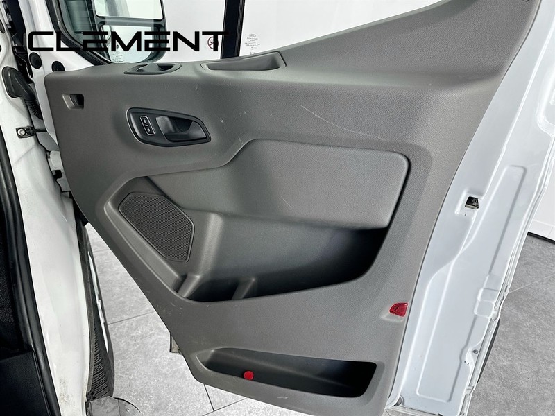 Ford Transit Cargo Van Vehicle Image 31