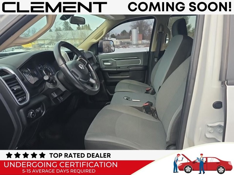 Ram 2500 Vehicle Full-screen Gallery Image 3