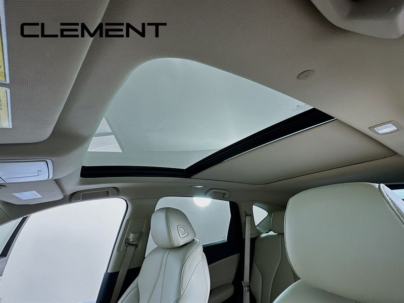 Acura RDX Vehicle Full-screen Gallery Image 26