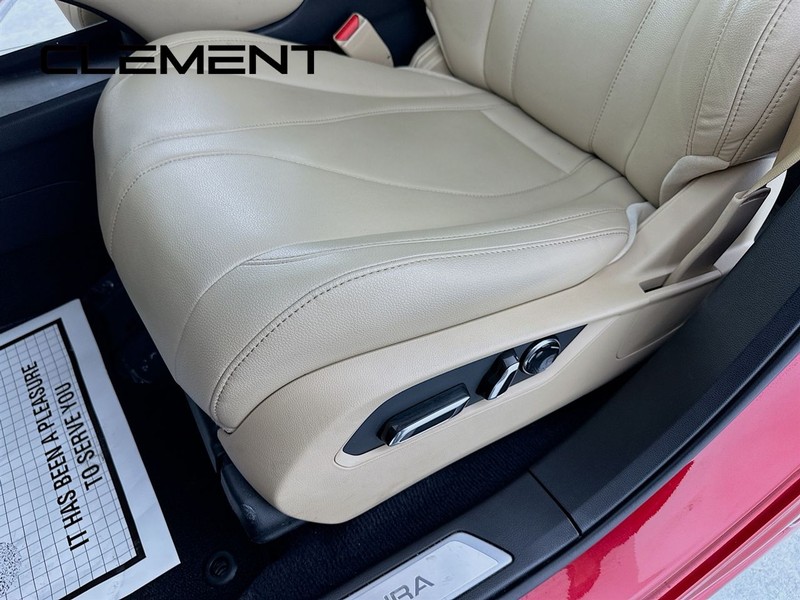 Acura RDX Vehicle Full-screen Gallery Image 29