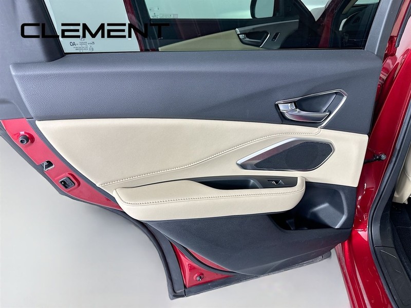 Acura RDX Vehicle Full-screen Gallery Image 31