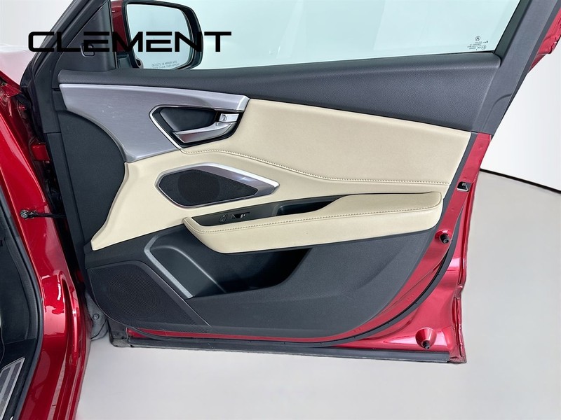 Acura RDX Vehicle Full-screen Gallery Image 35