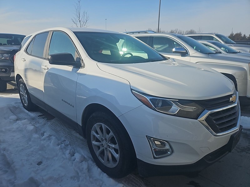 Chevrolet Equinox Vehicle Full-screen Gallery Image 03