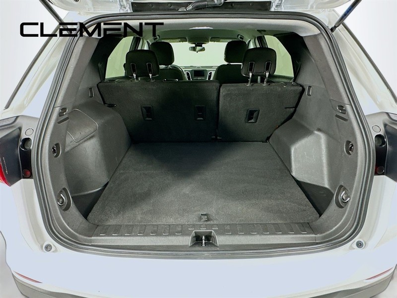 Chevrolet Equinox Vehicle Image 11