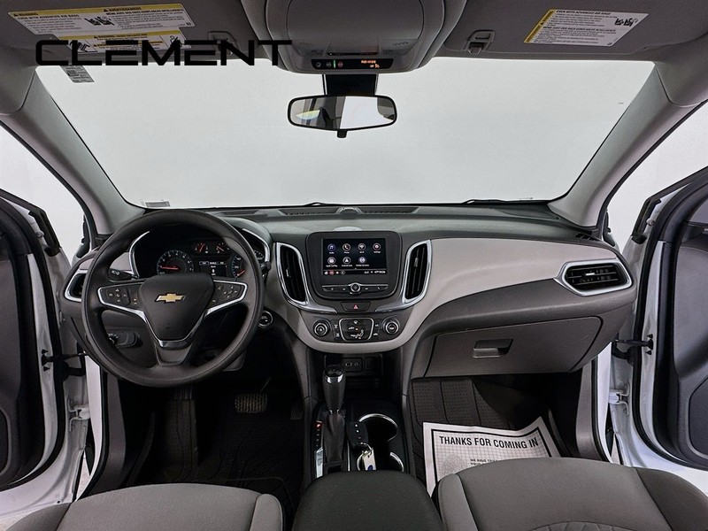 Chevrolet Equinox Vehicle Image 12