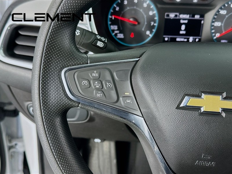 Chevrolet Equinox Vehicle Image 16