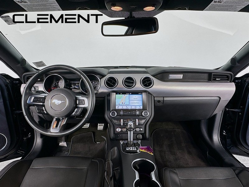 Ford Mustang Vehicle Full-screen Gallery Image 11