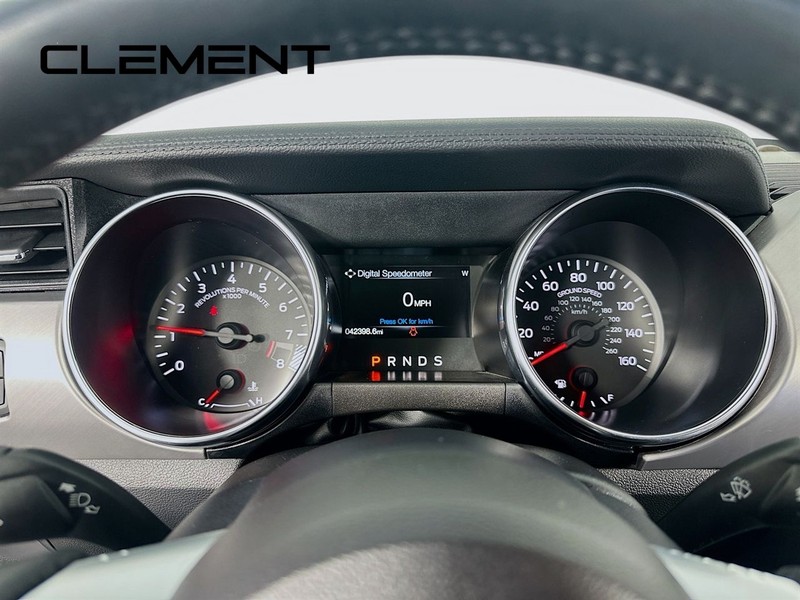 Ford Mustang Vehicle Full-screen Gallery Image 18