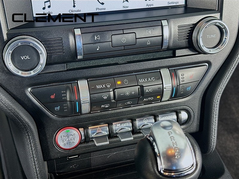 Ford Mustang Vehicle Full-screen Gallery Image 22