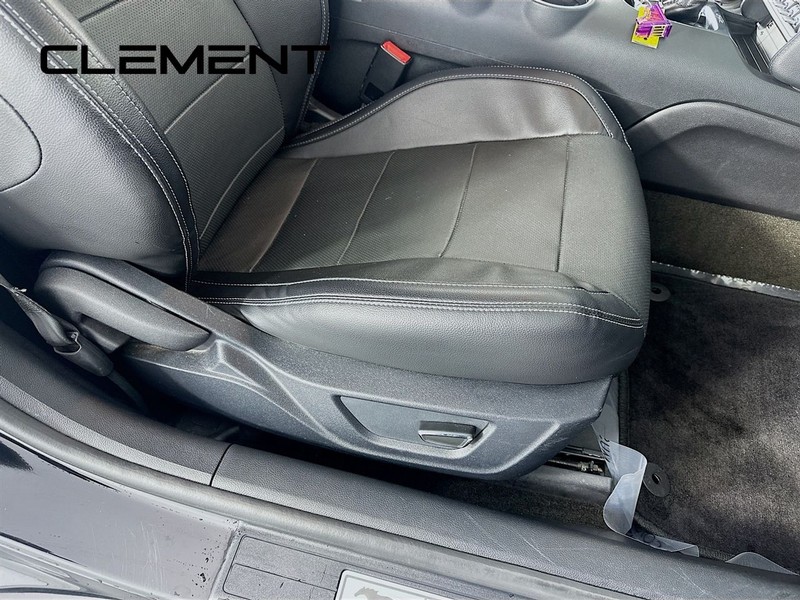 Ford Mustang Vehicle Full-screen Gallery Image 31