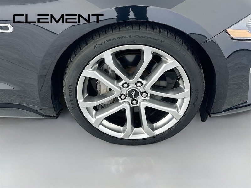 Ford Mustang Vehicle Full-screen Gallery Image 34