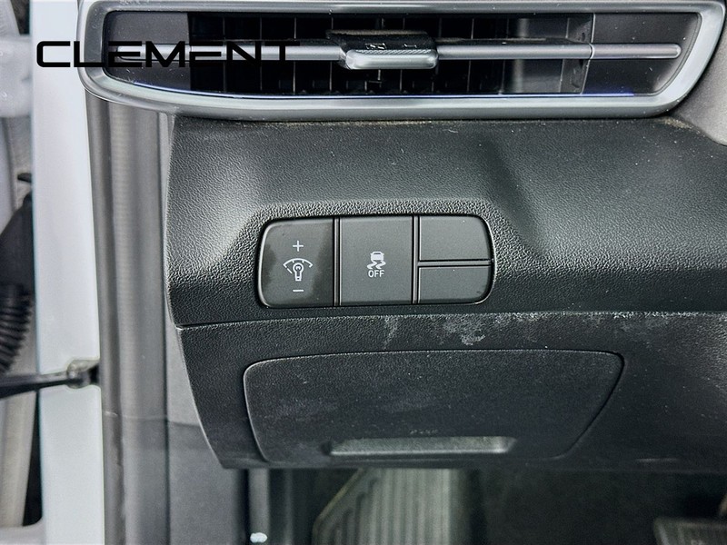 Hyundai Elantra Vehicle Image 12