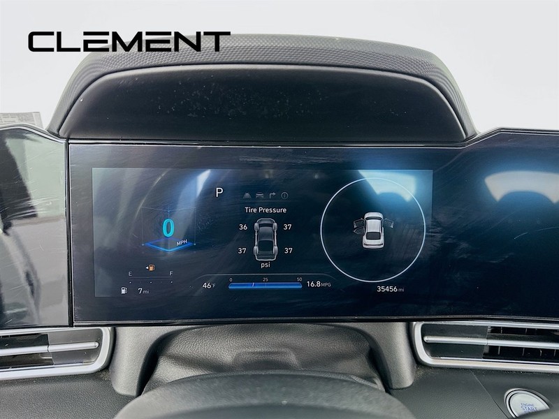 Hyundai Elantra Vehicle Image 18