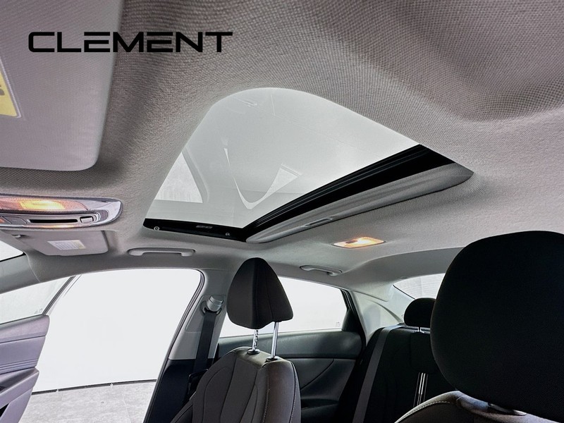 Hyundai Elantra Vehicle Image 26