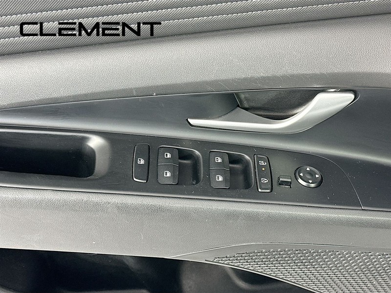 Hyundai Elantra Vehicle Image 27