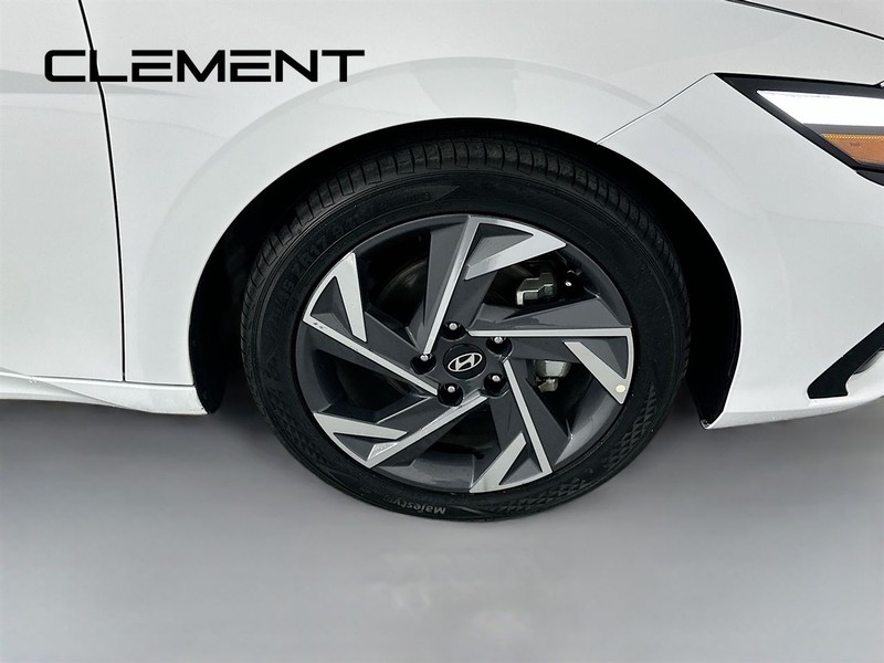 Hyundai Elantra Vehicle Image 36