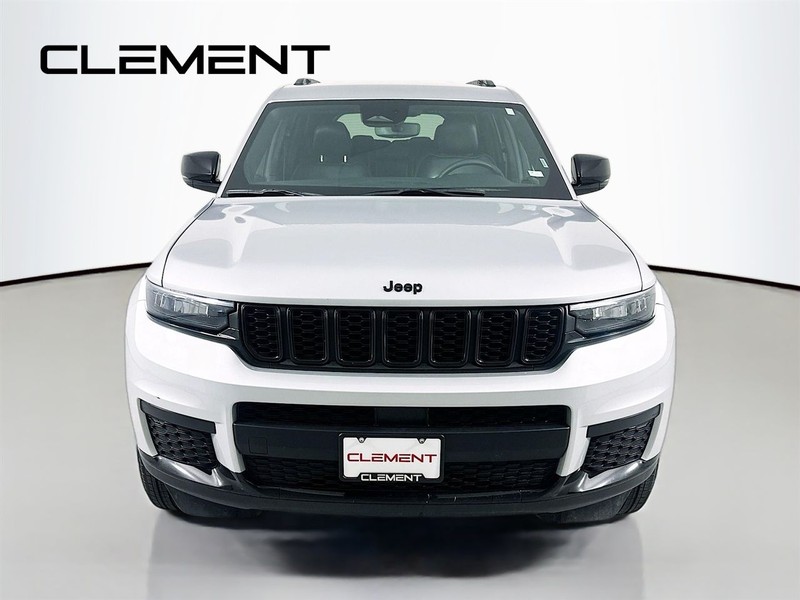 Jeep Grand Cherokee L Vehicle Full-screen Gallery Image 3