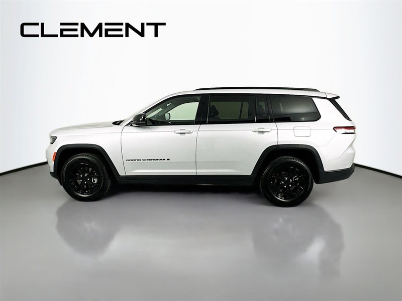 Jeep Grand Cherokee L Vehicle Full-screen Gallery Image 6