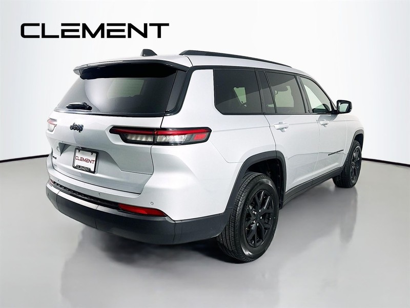 Jeep Grand Cherokee L Vehicle Full-screen Gallery Image 7