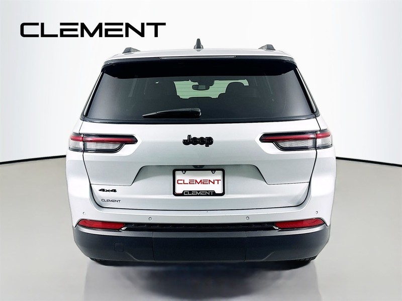 Jeep Grand Cherokee L Vehicle Full-screen Gallery Image 8