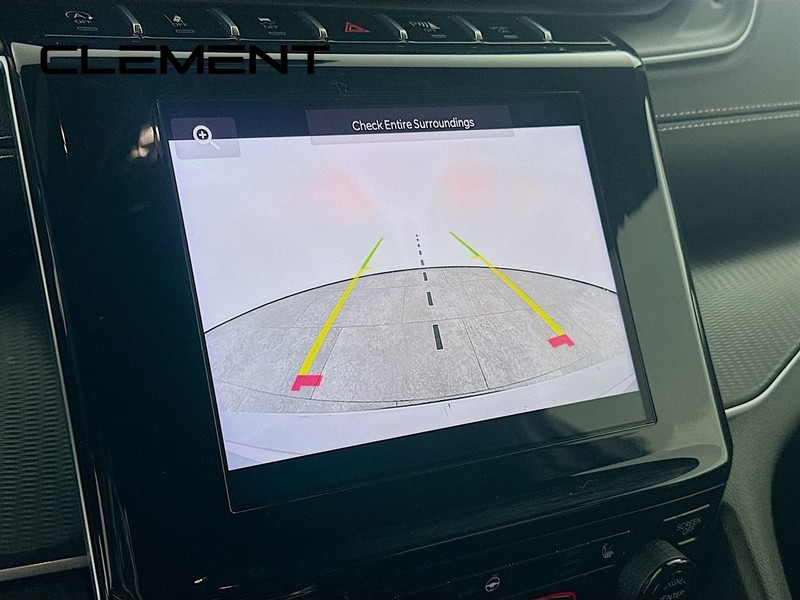 Jeep Grand Cherokee L Vehicle Full-screen Gallery Image 20