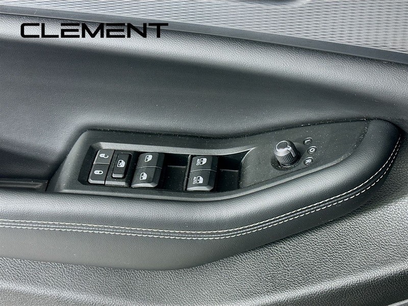 Jeep Grand Cherokee L Vehicle Full-screen Gallery Image 26