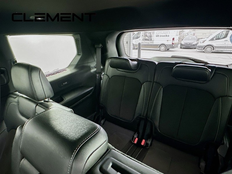 Jeep Grand Cherokee L Vehicle Full-screen Gallery Image 32