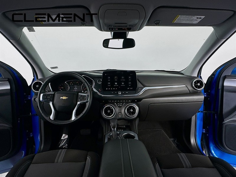 Chevrolet Blazer Vehicle Full-screen Gallery Image 12