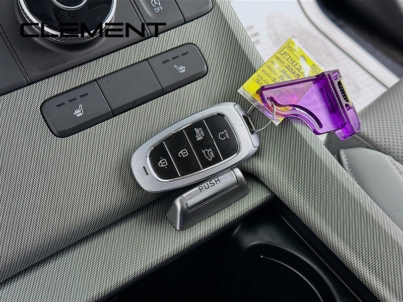 Hyundai Palisade Vehicle Full-screen Gallery Image 24