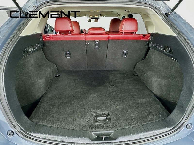 Mazda CX-5 Vehicle Full-screen Gallery Image 11