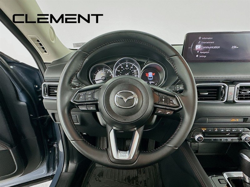 Mazda CX-5 Vehicle Full-screen Gallery Image 15