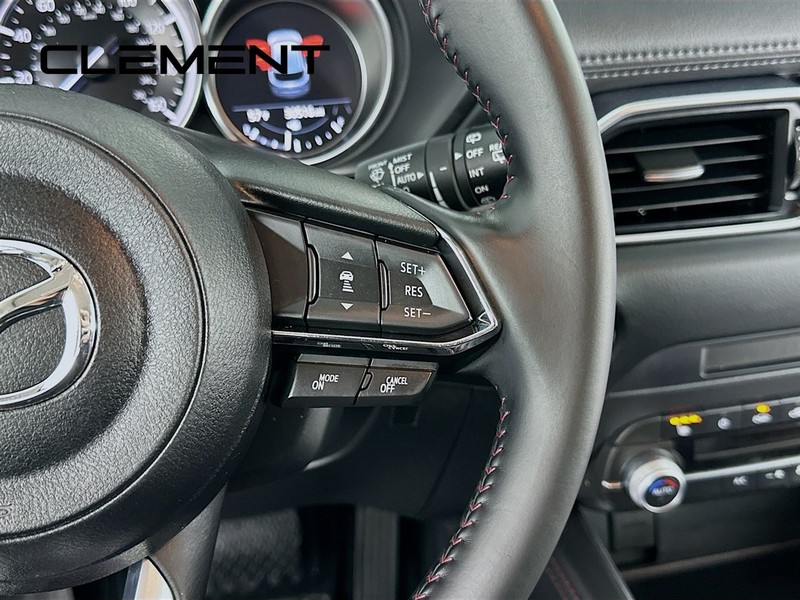 Mazda CX-5 Vehicle Full-screen Gallery Image 17