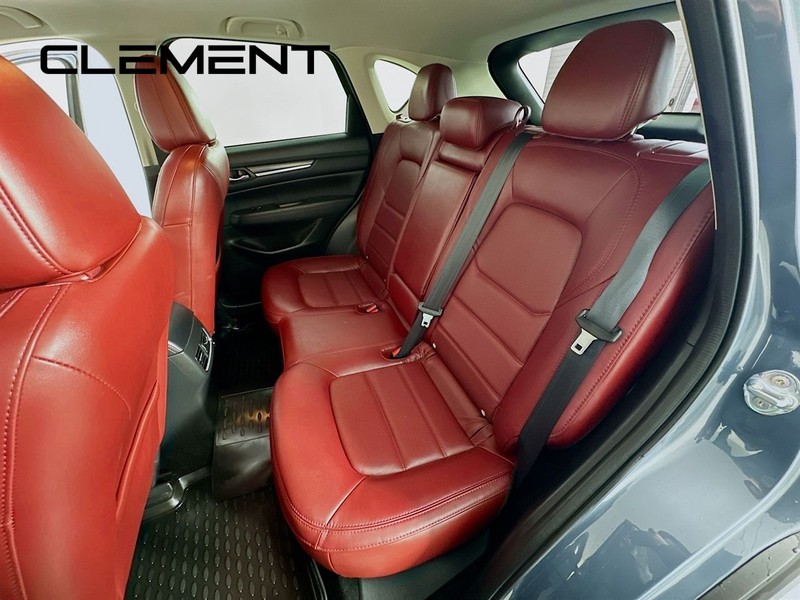 Mazda CX-5 Vehicle Full-screen Gallery Image 31