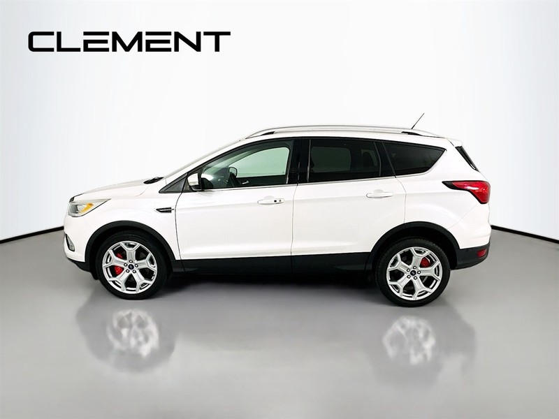 Ford Escape Vehicle Full-screen Gallery Image 6